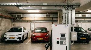 עמדת טעינה לרכבים חשמליים